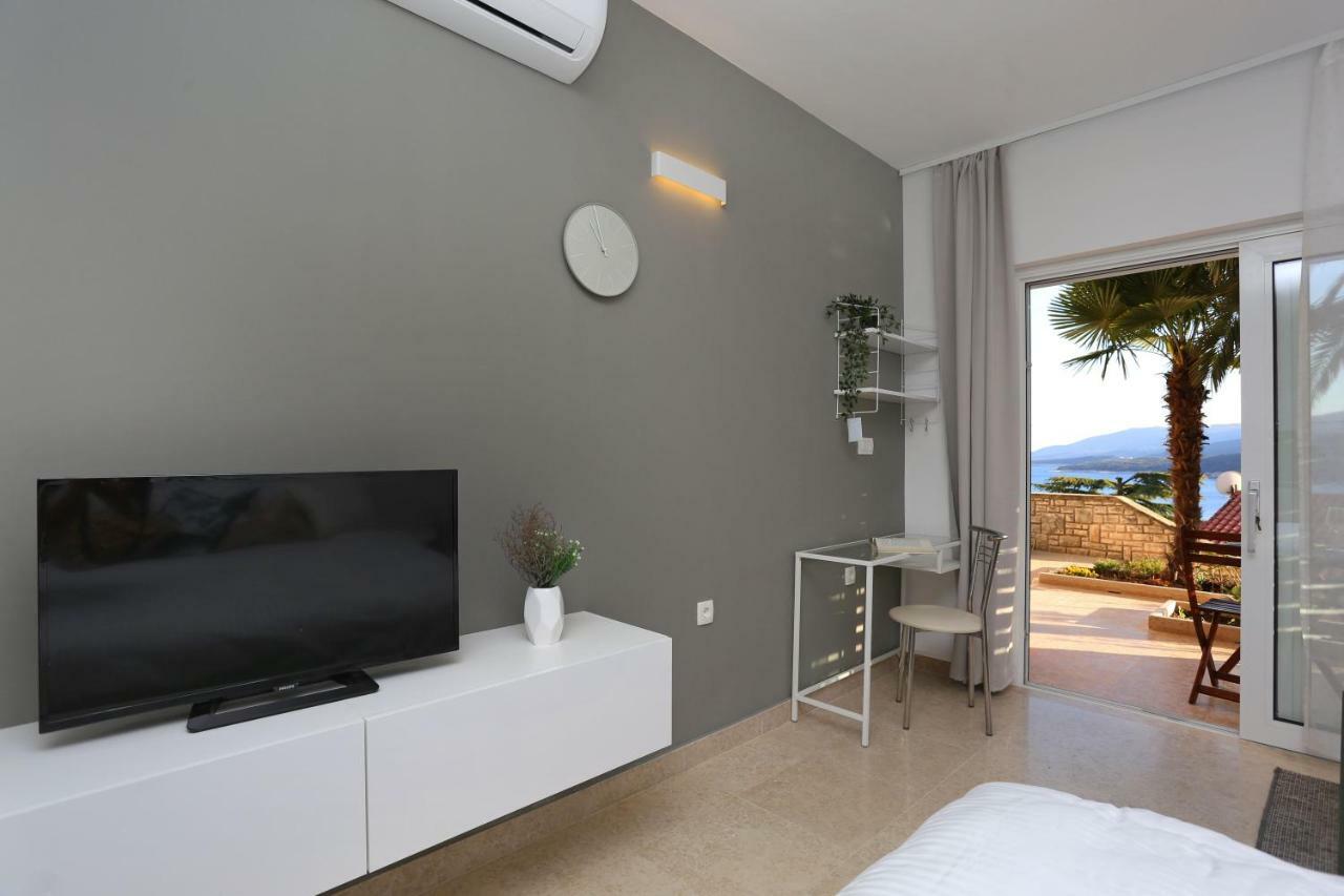 Studio Apartment Close To The Sea Рабац Екстериор снимка